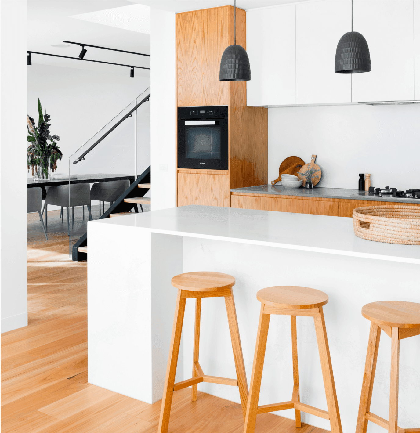 Post Image 3 - Realtor X Framer Template